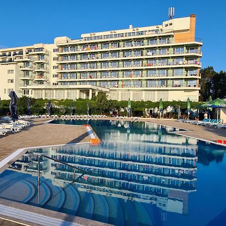 Hotel Comandor Mamaia Kültér fotó