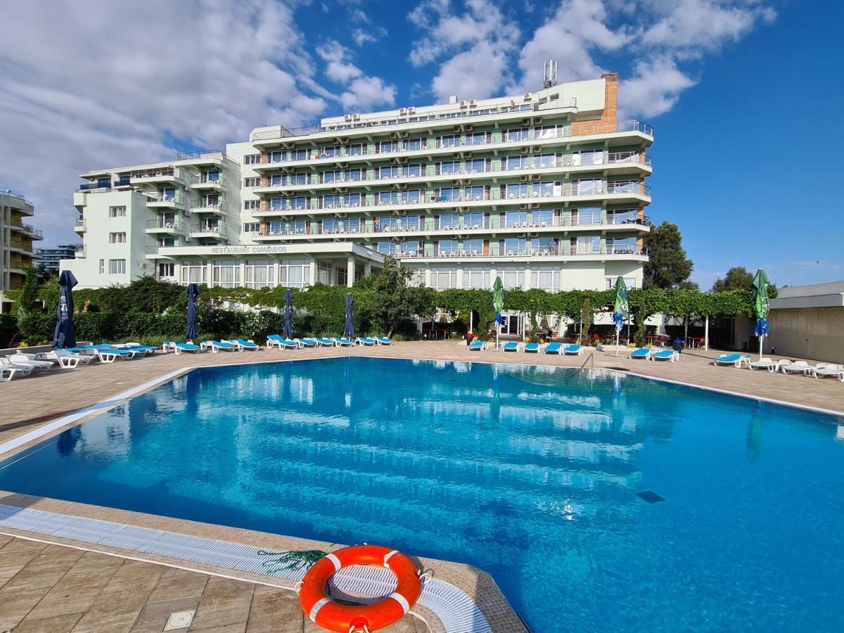 Hotel Comandor Mamaia Kültér fotó