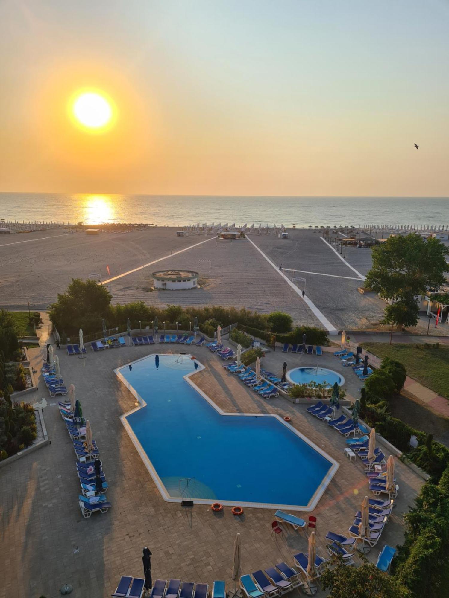 Hotel Comandor Mamaia Kültér fotó